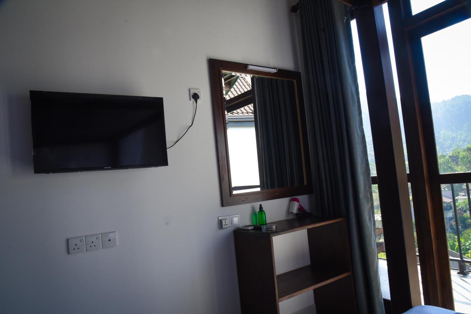 Ever Breeze Ella Hotel エクステリア 写真