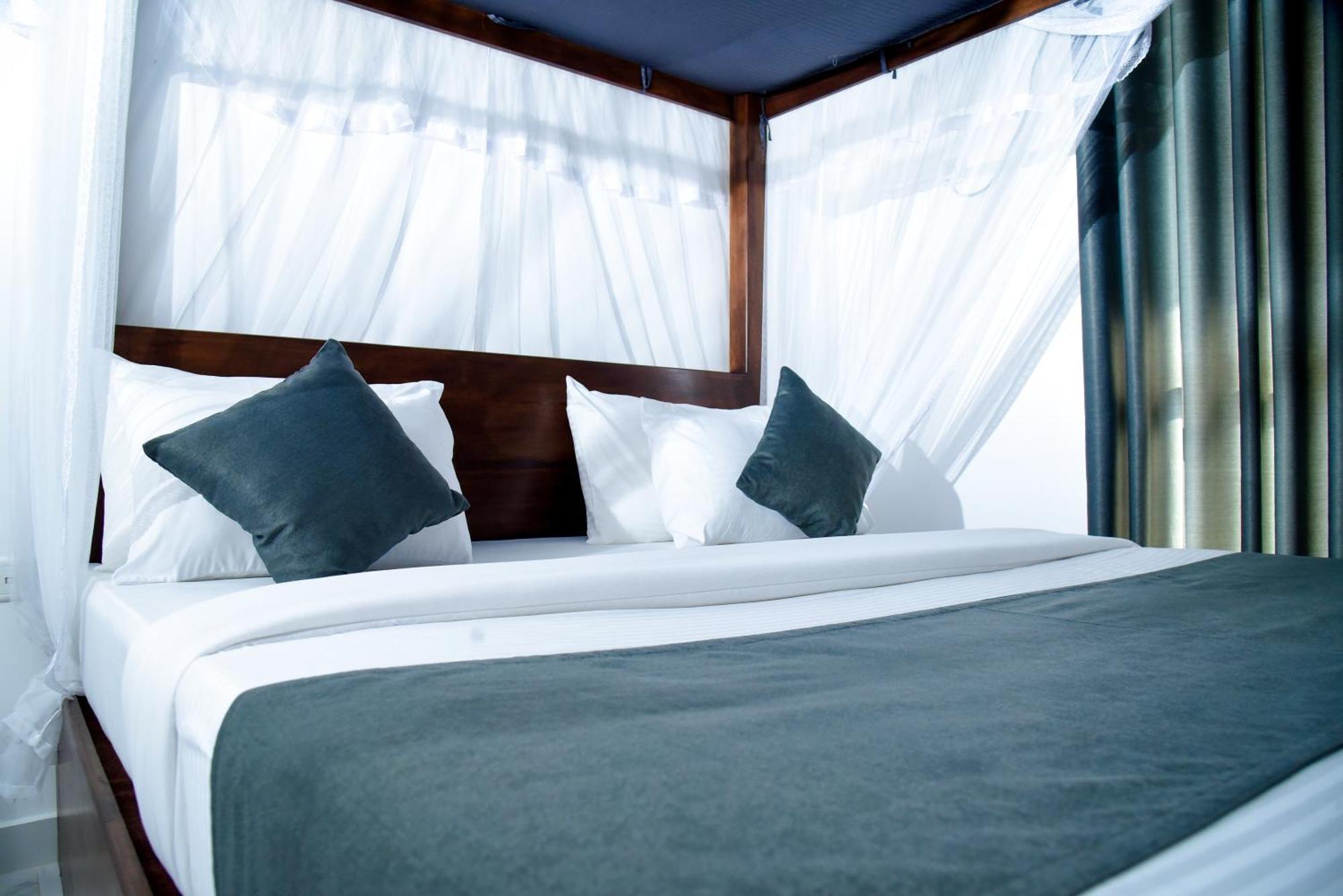 Ever Breeze Ella Hotel エクステリア 写真