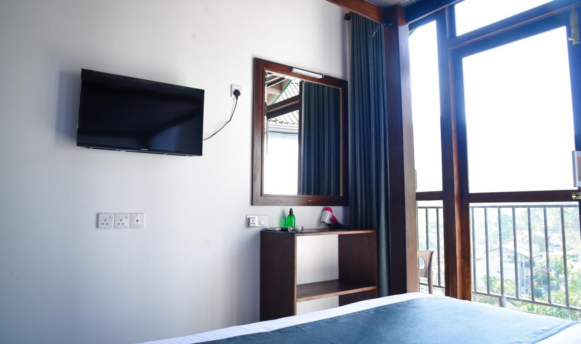 Ever Breeze Ella Hotel エクステリア 写真